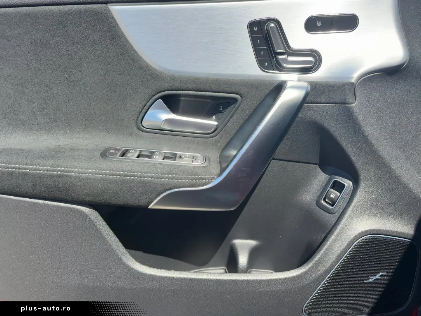 MERCEDES-BENZ CLA 250 e AMG Pano Multibeam Memo