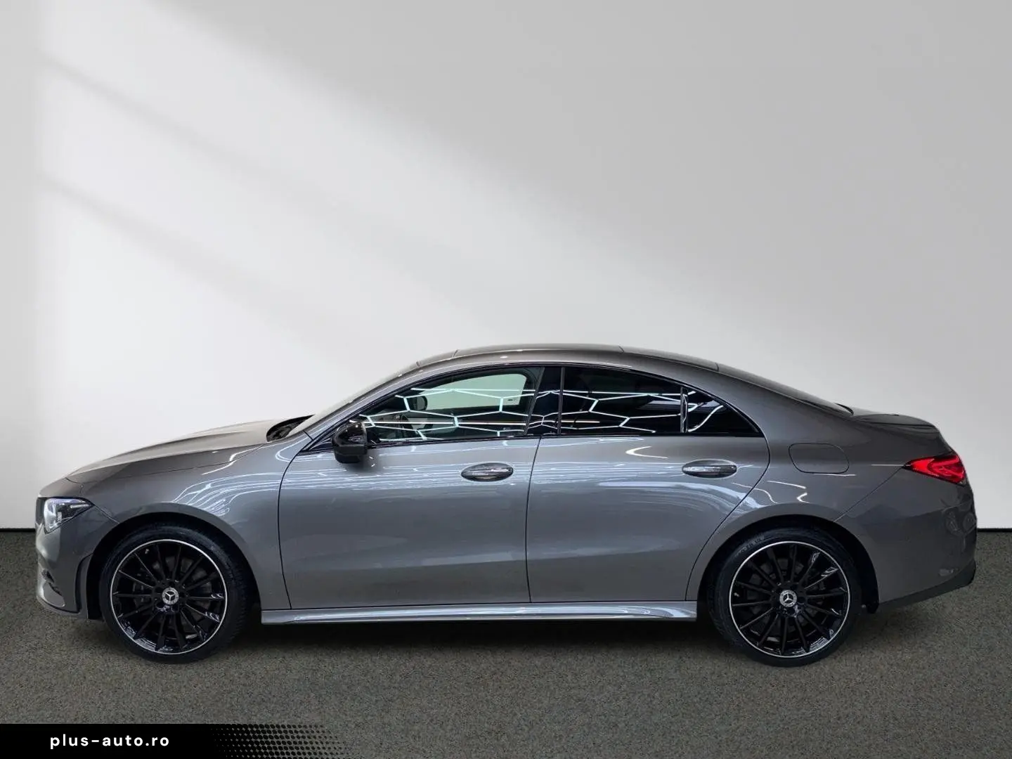 MERCEDES-BENZ CLA 250 e AMG Night Panorama