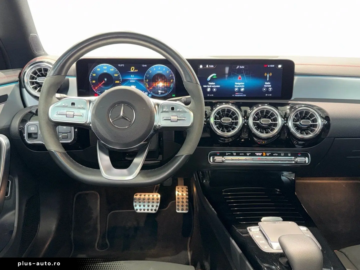 MERCEDES-BENZ CLA 250 e AMG Night Panorama