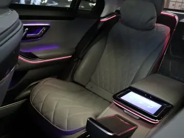 MERCEDES-BENZ S 400d 4M L AMG Exclusiv Chaffeur 3D 4…