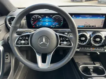 MERCEDES-BENZ CLA 250 e Progressive Navi Pano LED R-Kam