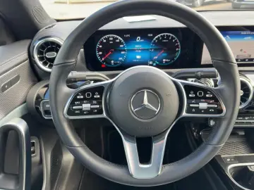 MERCEDES-BENZ CLA 250 e Progressive Navi Pano LED R-Kam