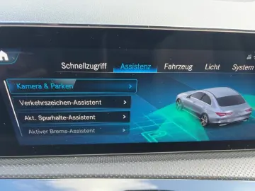 MERCEDES-BENZ CLA 250 e Progressive Navi Pano LED R-Kam
