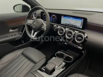 MERCEDES-BENZ CLA 250e Coupe NIGHT PANO DISTR. 360