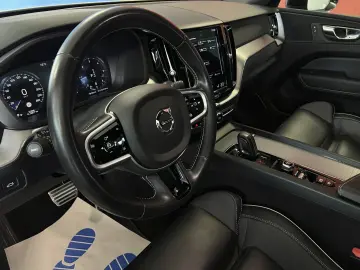 VOLVO XC60 R Design LED KAMERA LEDER MEMORY SPURASSIST