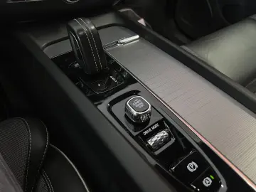 VOLVO XC60 R Design LED KAMERA LEDER MEMORY SPURASSIST