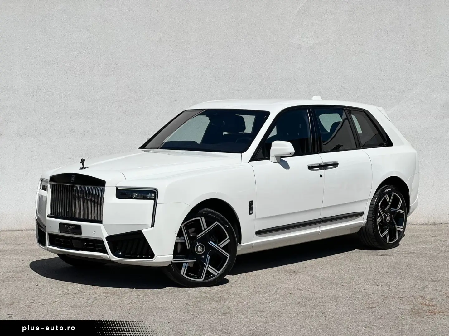 ROLLS-ROYCE Cullinan 2024