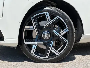 ROLLS ROYCE Cullinan Black Badge Série II