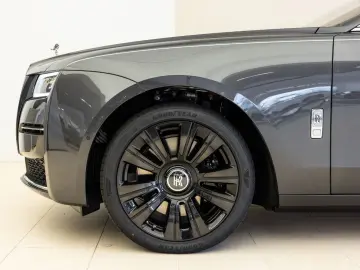 ROLLS ROYCE Ghost 2 year service & warranty