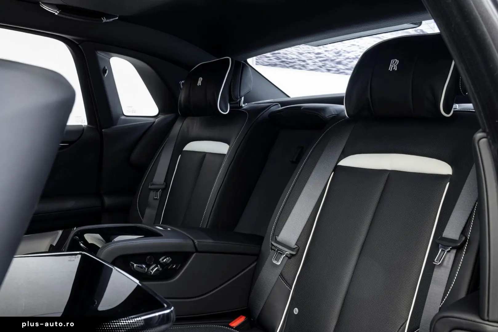 ROLLS ROYCE Ghost 2 year service & warranty