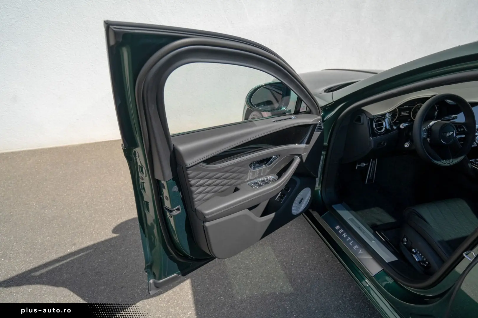 BENTLEY Flying Spur Azure V8  UVP 299.962 00€