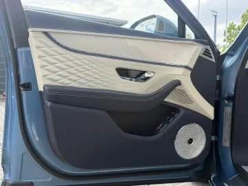BENTLEY Flying Spur Azure Hybrid V8  NAIM RSE