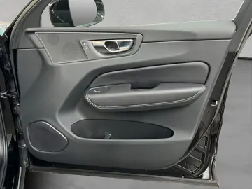 VOLVO XC60 B4 Aut Vollleder PilotAssist BLIS LED Googl