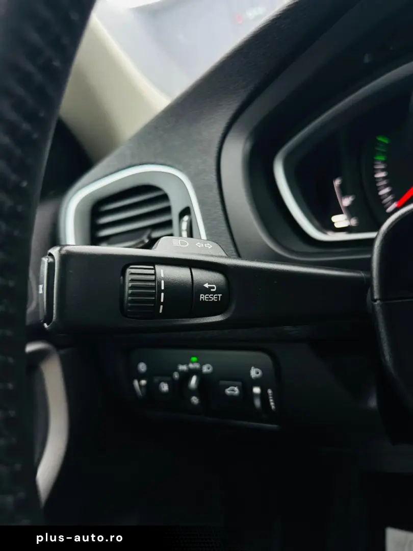 VOLVO V40 2017 2.0D E6 Garantie 12 Luni Rate Avans 0 Doar Cu