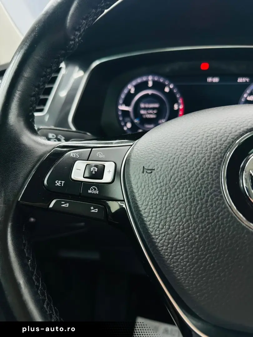 VOLKSWAGEN TIGUAN 2017 2.0D E6 4x4 Garantie 12 Luni Rate Ava
