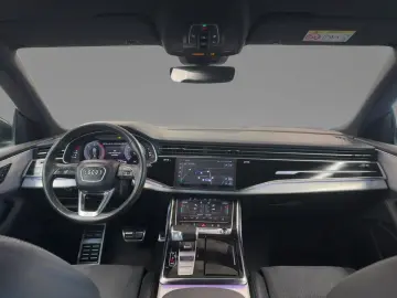 AUDI Q8 50 TDI quattro S line selection HuD Pano