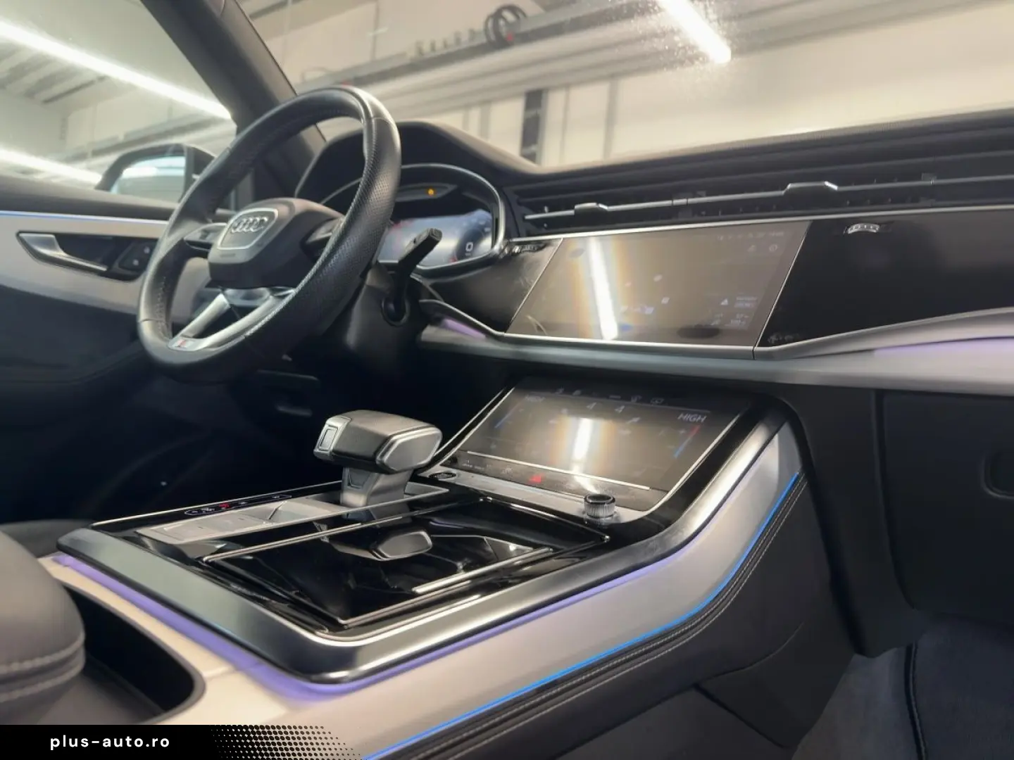AUDI Q8 50 TDI quattro S line selection HuD Pano