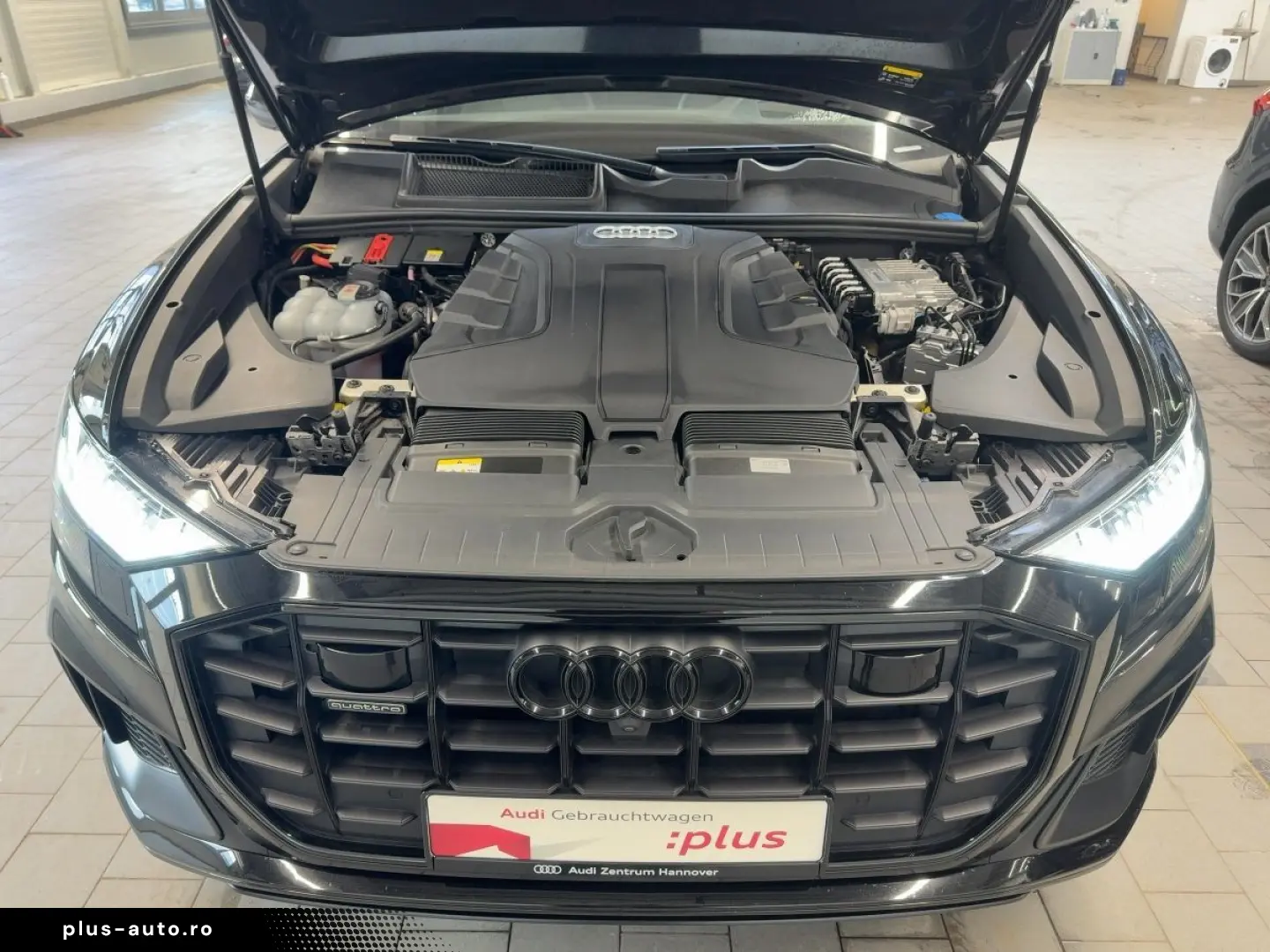 AUDI Q8 50 TDI quattro S line selection HuD Pano