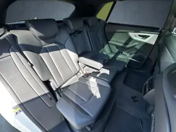 AUDI Q8 S line 50 TDI AHK StHz HuD 22'' HD…