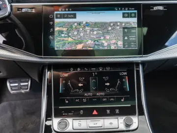 AUDI Q8 SUV 50TDI S line NAVI LED PANO HUD AHK 360