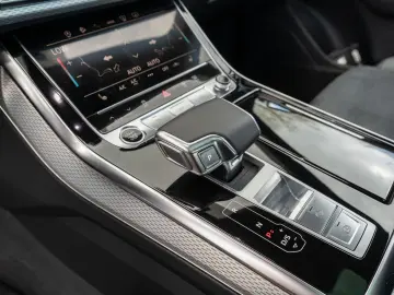AUDI Q8 SUV 50TDI S line NAVI LED PANO HUD AHK 360