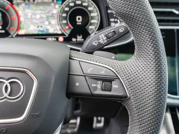 AUDI Q8 SUV 50TDI S line NAVI LED PANO HUD AHK 360