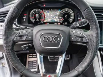 AUDI Q8 SUV 50TDI S line NAVI LED PANO HUD AHK 360