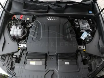 AUDI Q8 50 TDI quattro S LINE AHK B&O PANO 360 GRAD