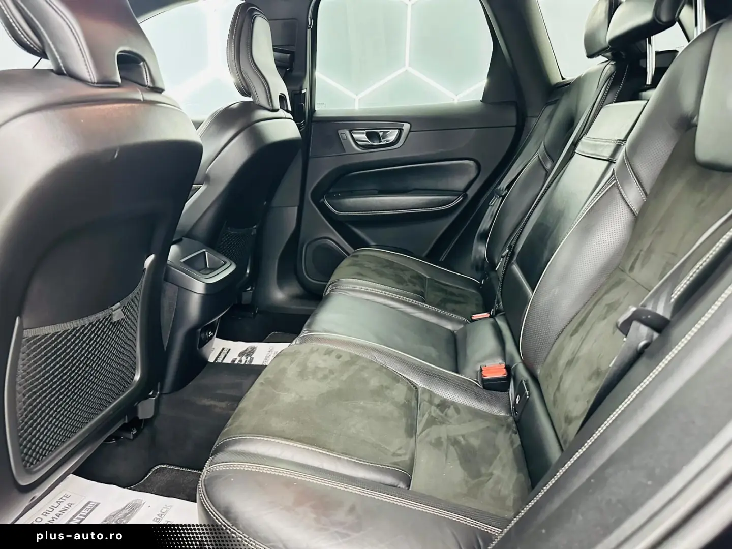 VOLVO Xc-60 2019 2.0D E6 R-Design Garantie 12 Luni Rate Avan
