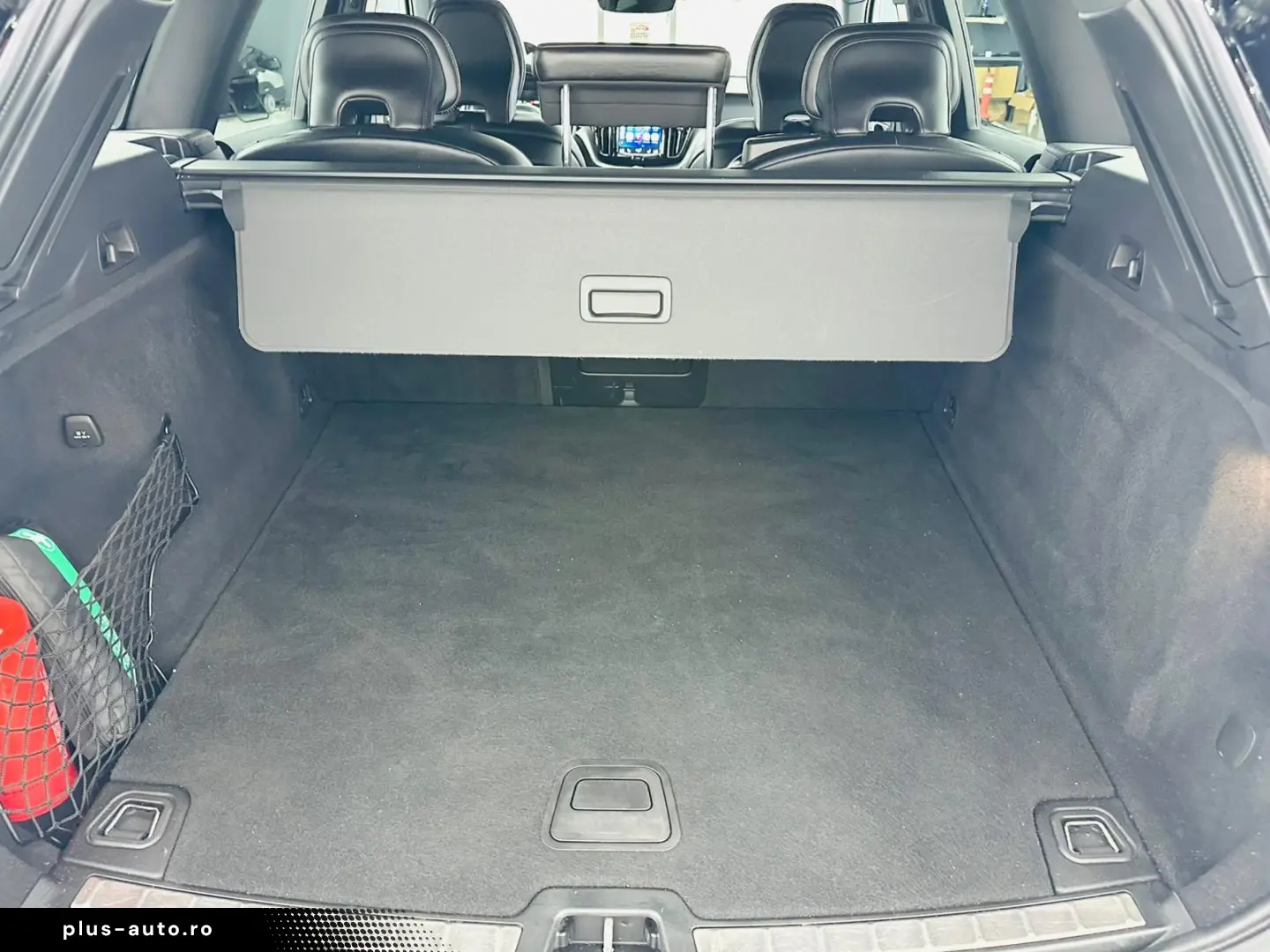 VOLVO Xc-60 2019 2.0D E6 R-Design Garantie 12 Luni Rate Avan