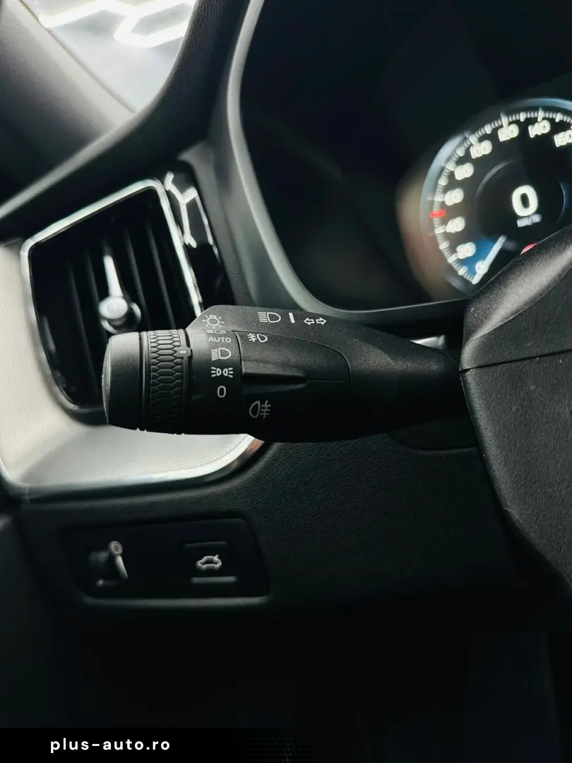 VOLVO Xc-60 2019 2.0D E6 R-Design Garantie 12 Luni Rate Avan