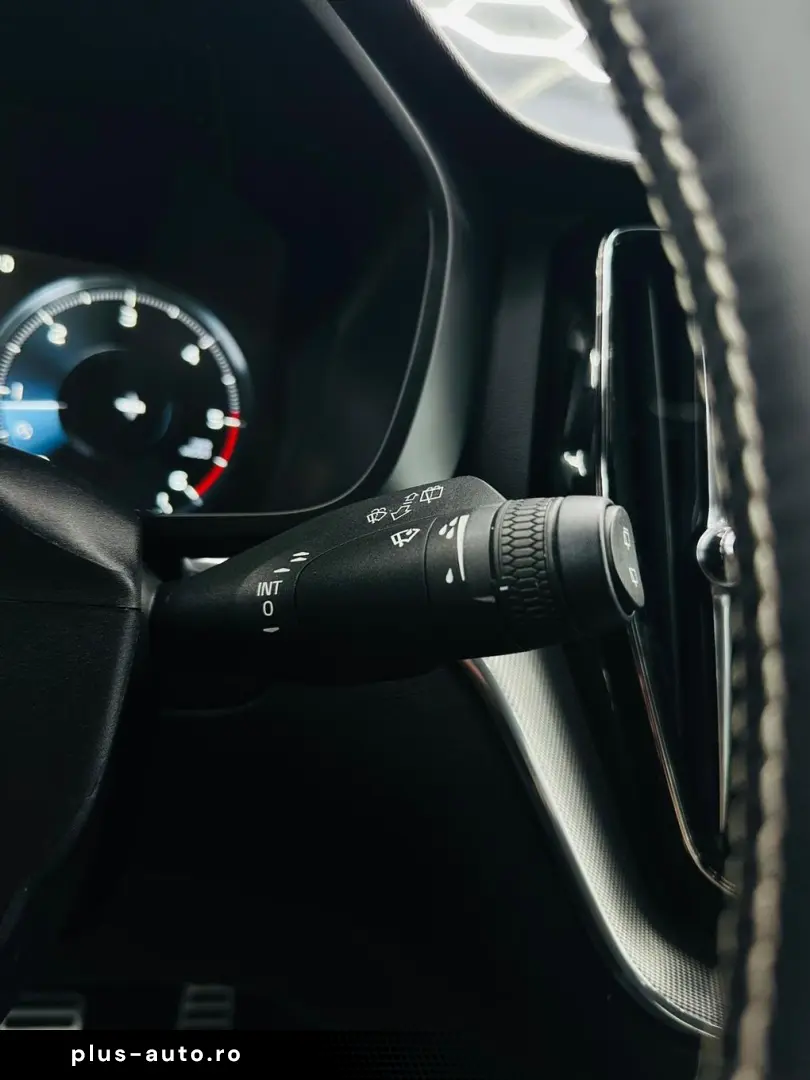 VOLVO Xc-60 2019 2.0D E6 R-Design Garantie 12 Luni Rate Avan