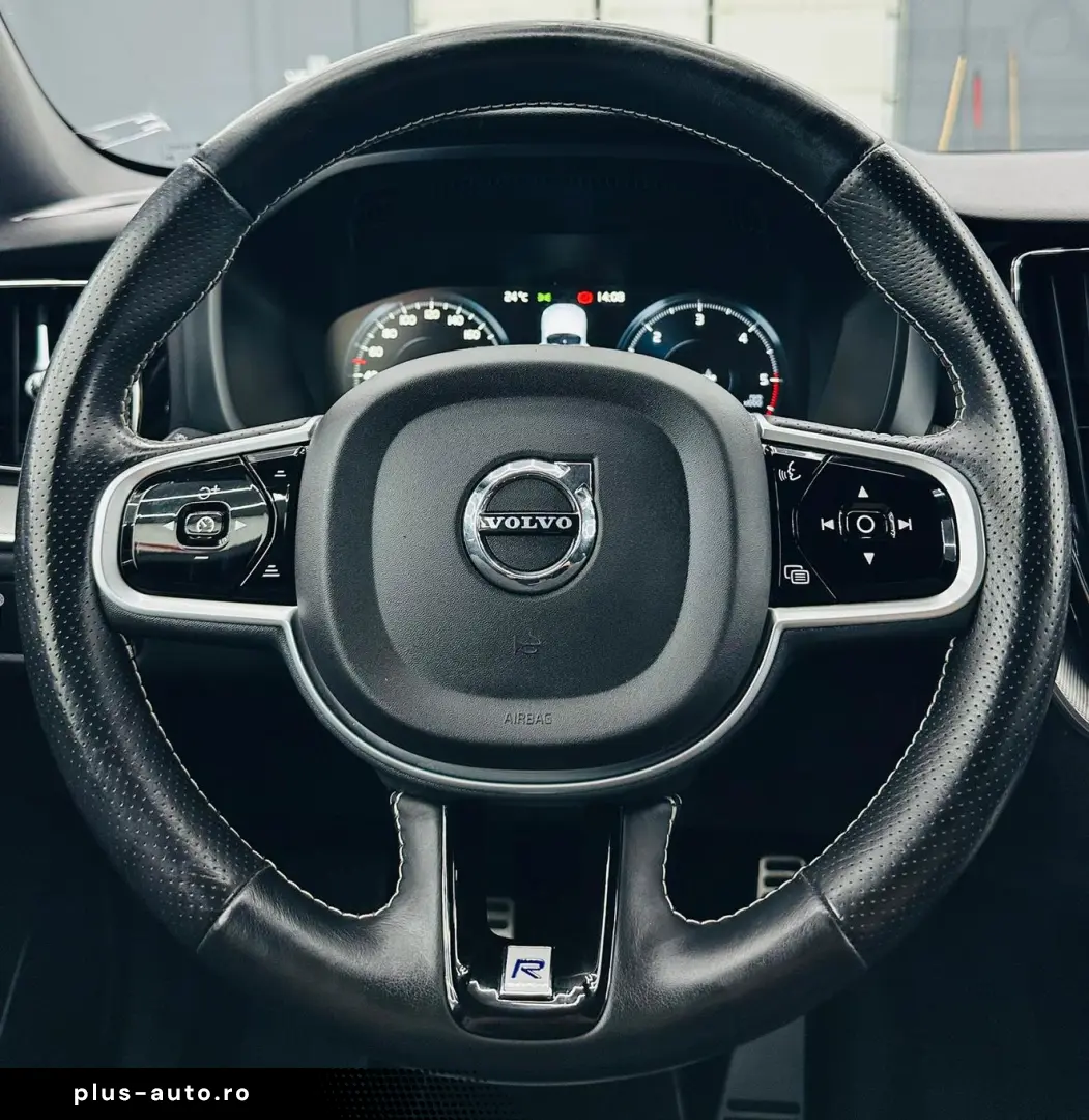 VOLVO Xc-60 2019 2.0D E6 R-Design Garantie 12 Luni Rate Avan