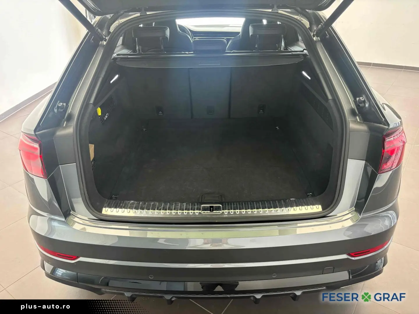 AUDI Q8 50 TDI qu. tiptr. 2 x S line - PANO - AHK -