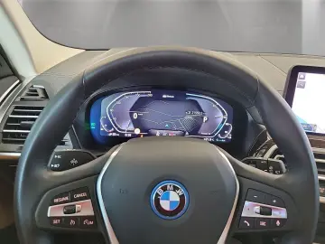 BMW X3 xDrive30e LiveCockpitProf Head-Up Laser HiFi