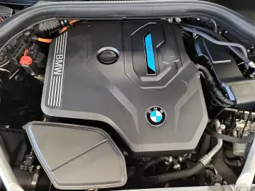 BMW X3 xDrive30e LiveCockpitProf Head-Up Laser HiFi