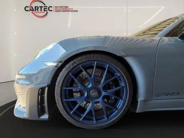 PORSCHE 718 Cayman GT4 RS Weissach-Paket Lift 20''