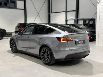 Tesla Model Y Dual Motor Performance Autopilot Avansat