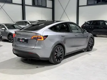 Tesla Model Y Dual Motor Performance Autopilot Avansat