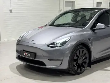 Tesla Model Y Dual Motor Performance Autopilot Avansat