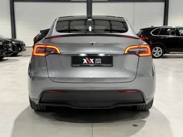 Tesla Model Y Dual Motor Performance Autopilot Avansat