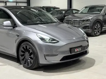 Tesla Model Y Dual Motor Performance Autopilot Avansat