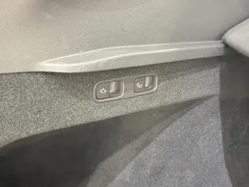 Tesla Model Y Dual Motor Performance Autopilot Avansat