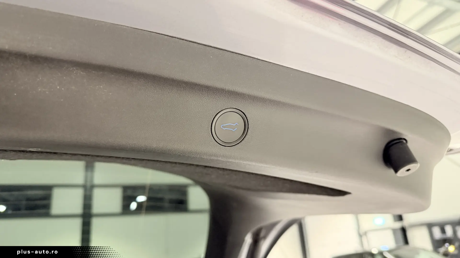 Tesla Model Y Dual Motor Performance Autopilot Avansat