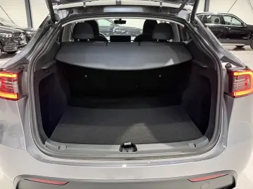 Tesla Model Y Dual Motor Performance Autopilot Avansat