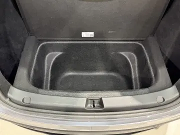 Tesla Model Y Dual Motor Performance Autopilot Avansat