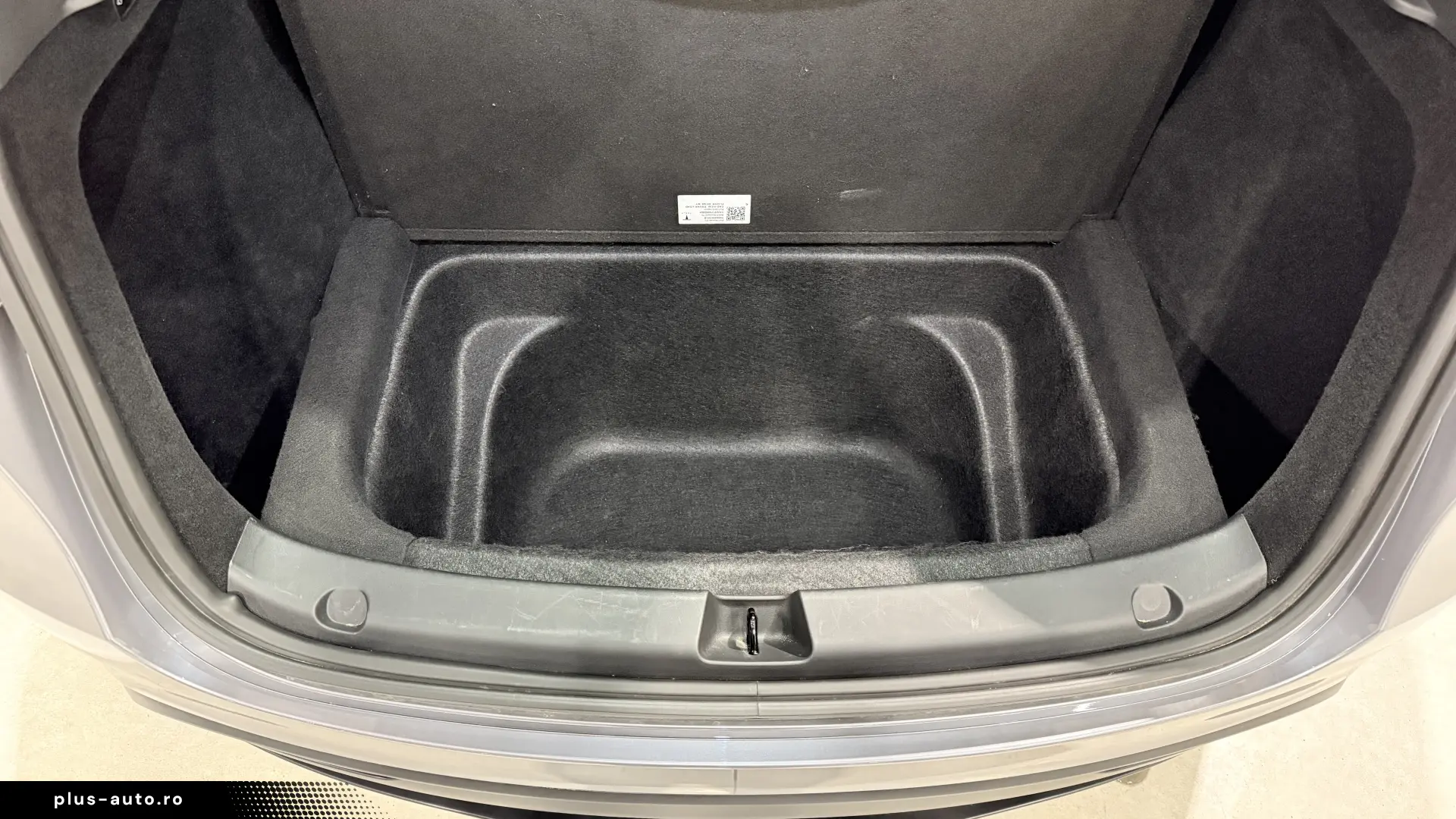 Tesla Model Y Dual Motor Performance Autopilot Avansat