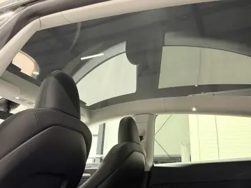 Tesla Model Y Dual Motor Performance Autopilot Avansat