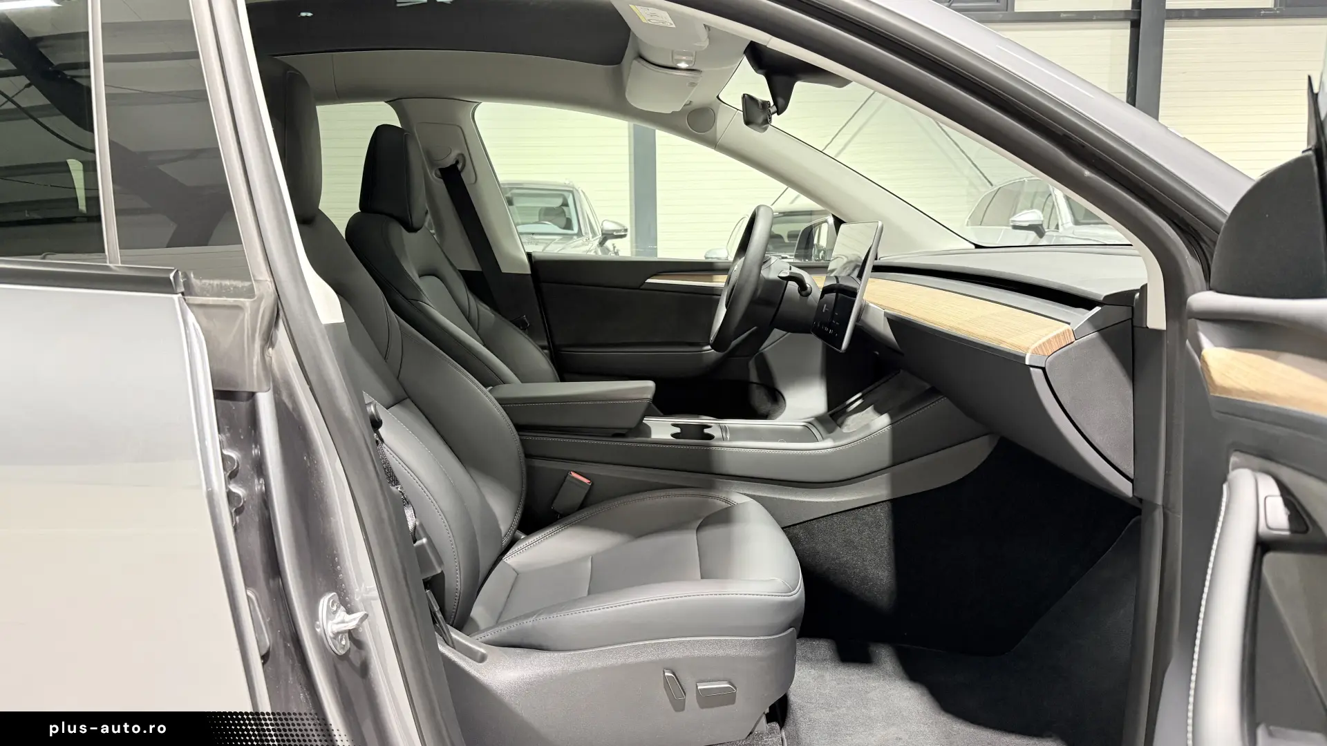 Tesla Model Y Dual Motor Performance Autopilot Avansat
