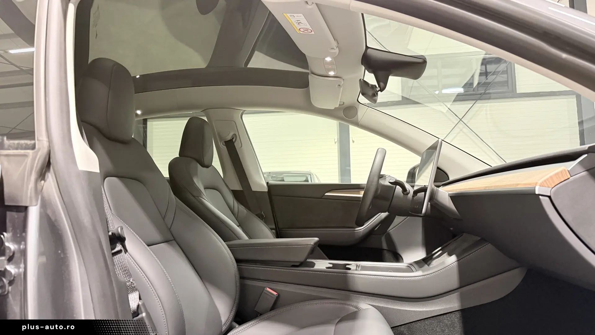 Tesla Model Y Dual Motor Performance Autopilot Avansat